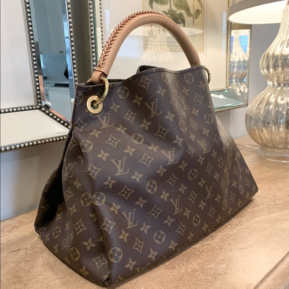 Authentic Louis Vuitton Artsy MM Handbag - Picture 3 of 17